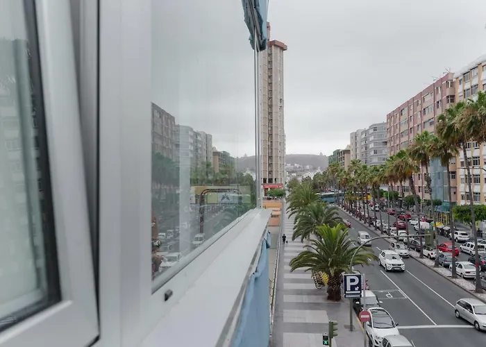 Mesa Y Lopez- Playa Canteras *